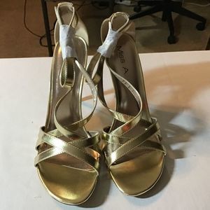 Miss A Gold size 11 sandal